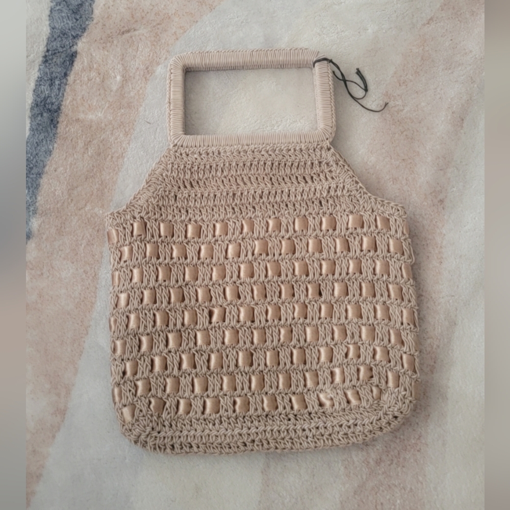 Elegant Tan Woven Handbag